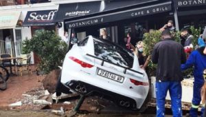 Botanicum Café rammed by driver going "2FAST4U" – Dangerous