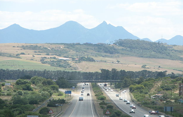 Traffic officer shot on N2