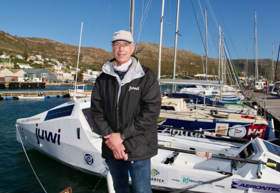 Ex-Naval combat officer sails from Cape to Rio