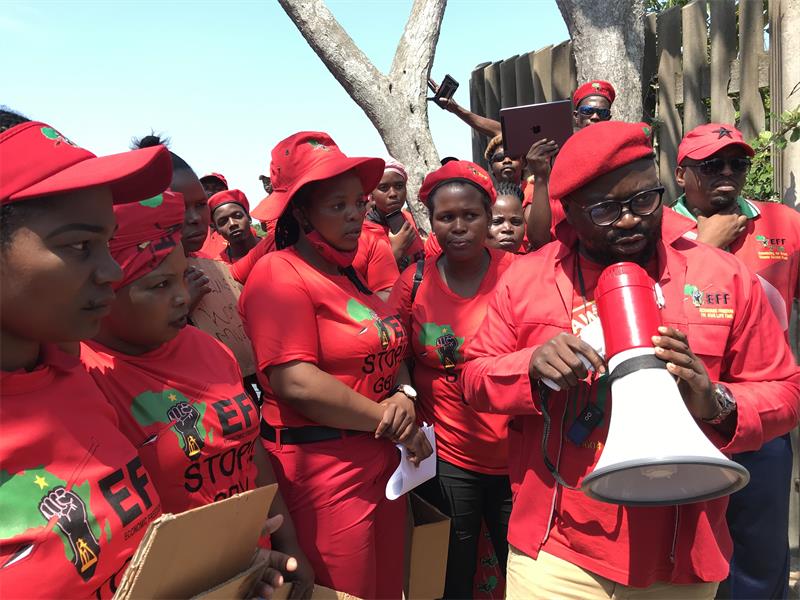 The Economic Freedom Fighters (EFF) were granted permission by the City of Cape Town to protest off the school grounds of Brackenfell High School on Friday, November 20. Only 100 members of the political party have been allowed to protest at the school which is under investigation for allegations of racism. 