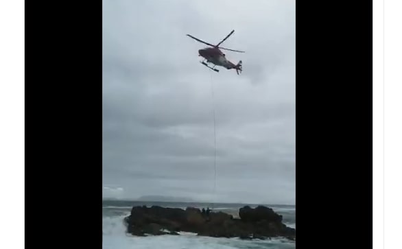 Stranded Rooi Els fishermen rescued from Springtide