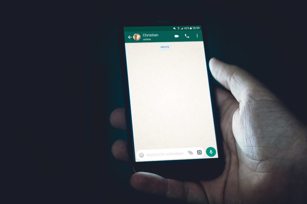 WhatsApp rolls out new 'disappearing messages' option