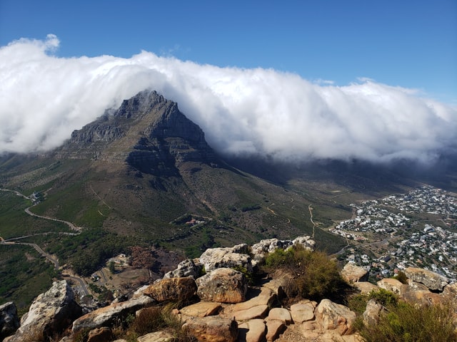 Paraglider crashes into Lion's Head