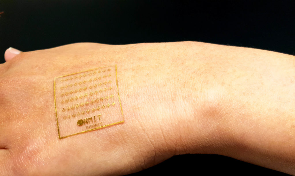 Researchers invent artificial skin that can feel pain, heat and pressure