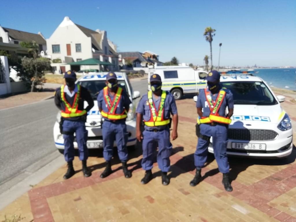 Western Cape police hand out nearly 3000 fines during first weekend of 2021