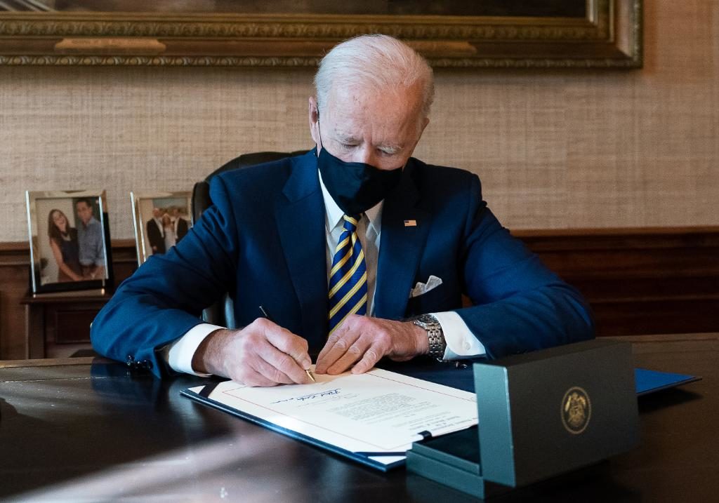 Biden to introduce travel ban from South Africa