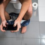 Do men really take longer to poo?