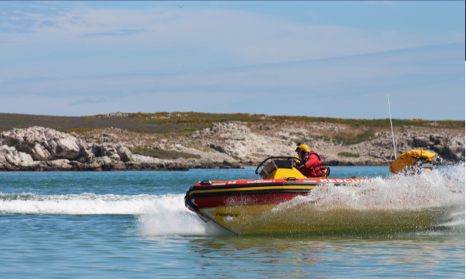 Man missing after boat capsizes