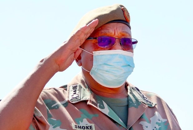 Outgoing SANDF chief visits Cape troops one last time