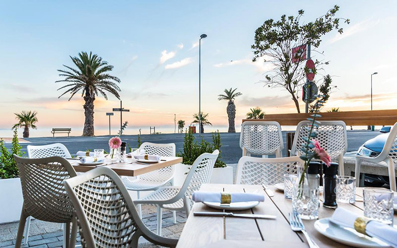 Restaurants with a stunning sea view