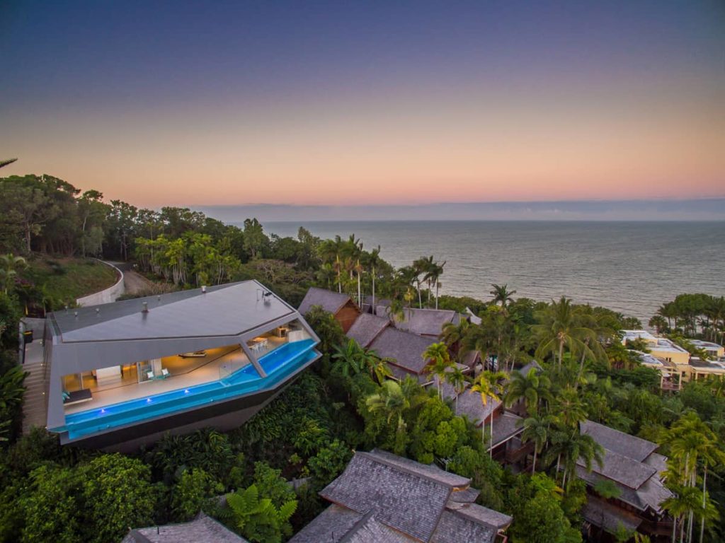 Luxurious Villas around the world Airbnbs