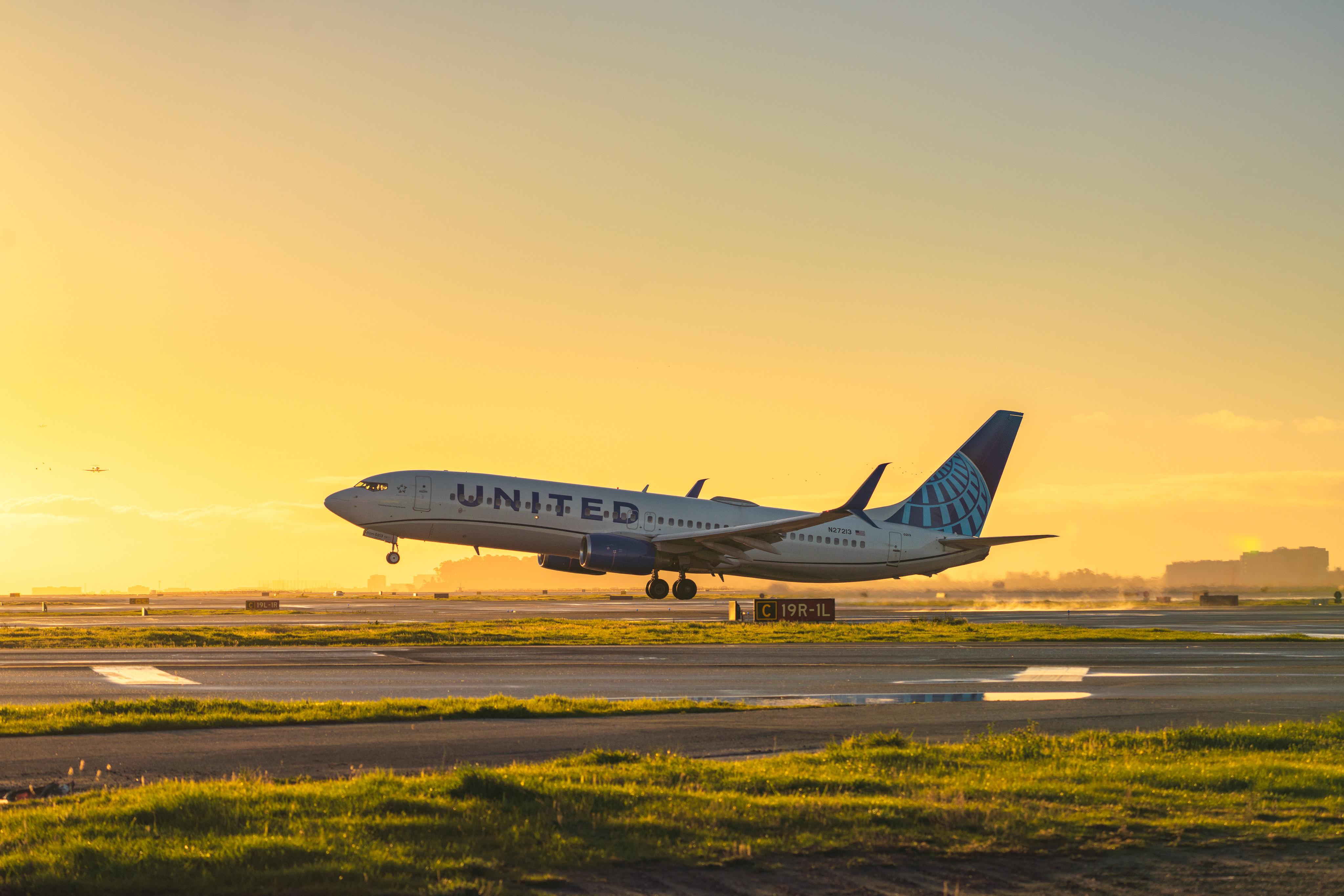 United Airline currently flying to South Africa